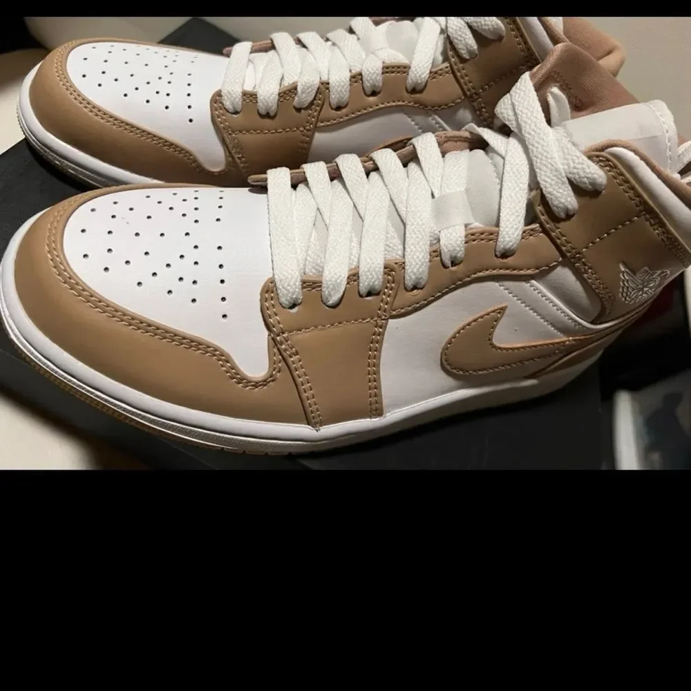 Nike Air Jordan 1 Mid Hemp Tan Gum White Mens Size 8.5 554724-271